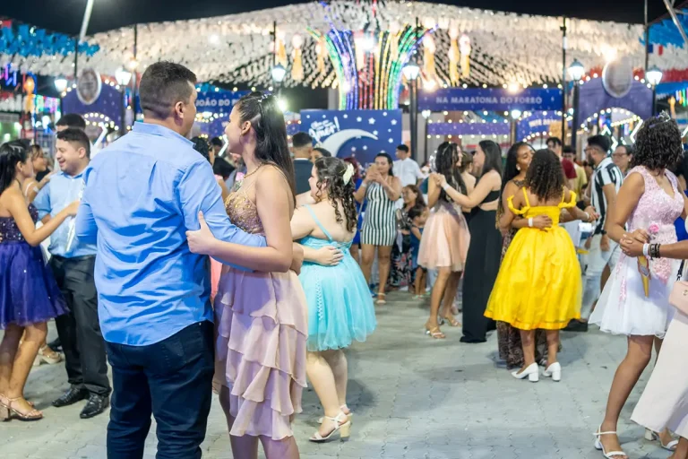Prefeitura promove Baile de Debutantes no São João de Maracanaú 2025 para jovens de 15 anos