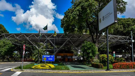 Acusados de formar quadrilha para cometer fraudes no Detran Ceará são absolvidos