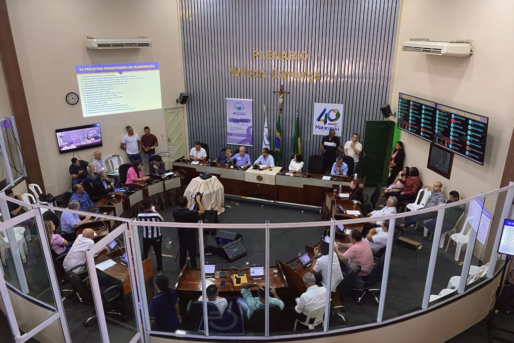 Vereadores aprovam vale-saúde de R$ 2.600,74 para eles próprios