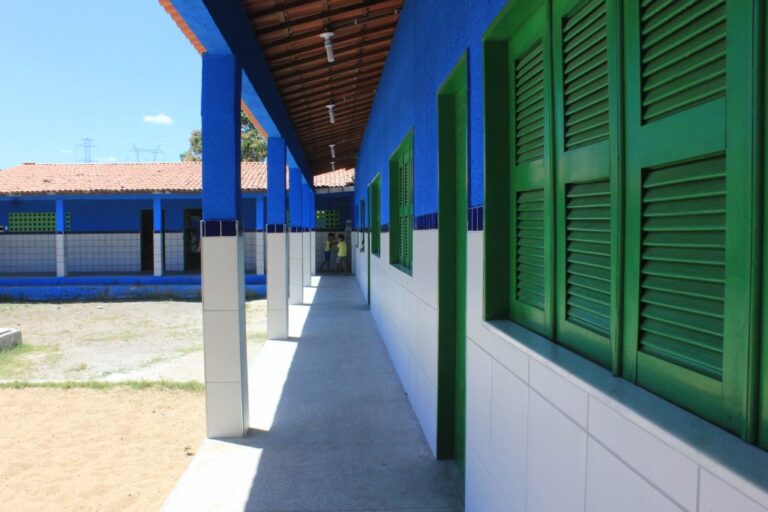 A indústria da exclusão em Maracanaú: Quando o aluno Autista vira ativo financeiro e o diploma, um atestado de analfabetismo