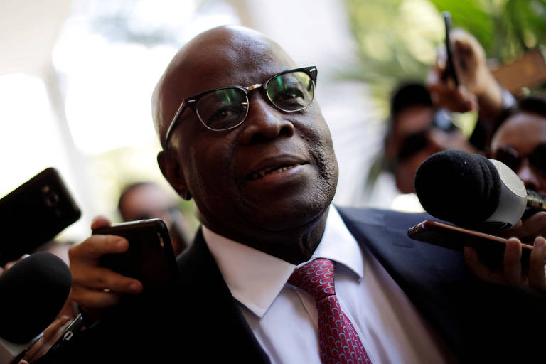 Joaquim Barbosa cria redes sociais e diz estudar a possibilidade de se lançar à Presidência