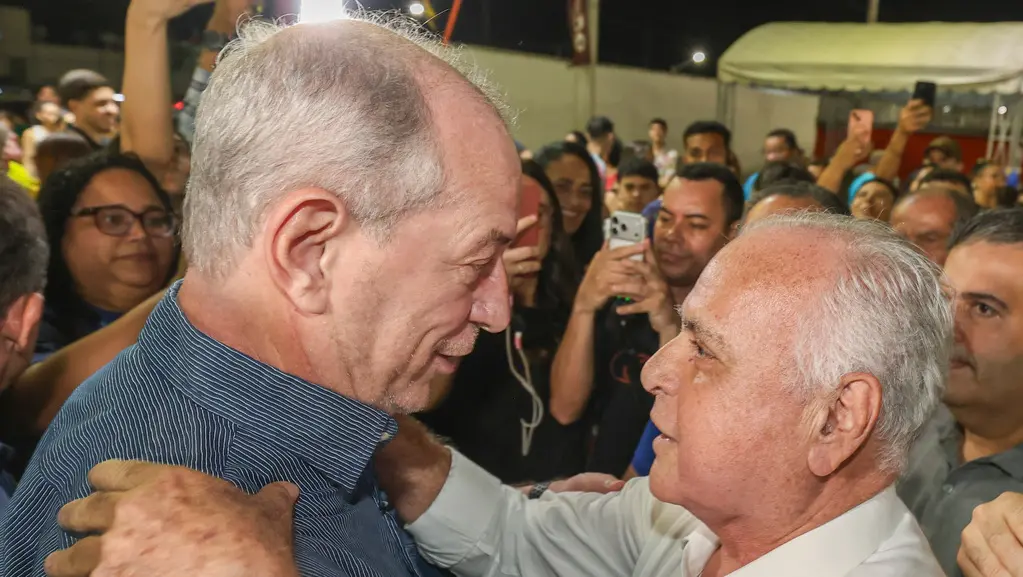 Ex-adversários políticos, Ciro Gomes e Roberto Pessoa retomam diálogo: ‘Amigo antigo’