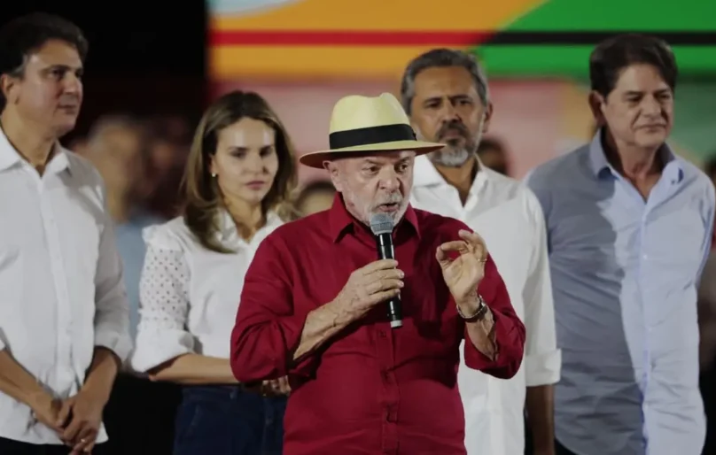 Em ato do PT, Lula cobra apoio à disputa pelo Senado e diz que ‘nenhum fascista mete a mão’ no Ceará