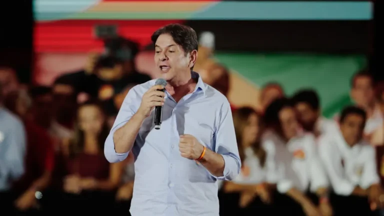 Ao lado de Lula, Camilo e Elmano, Cid diz que 'time' não tem 'vaidade pessoal e projeto individual'