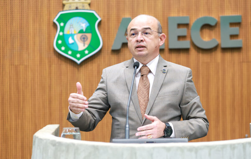 Sérgio Aguiar inaugura comitê em Fortaleza com presença de Cid Gomes nesta segunda
