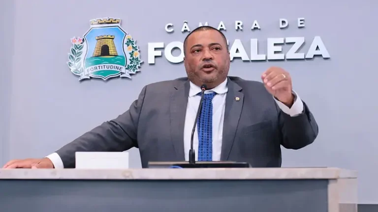 Vereador Chiquinho dos Carneiros pede licença do mandato na Câmara de Fortaleza
