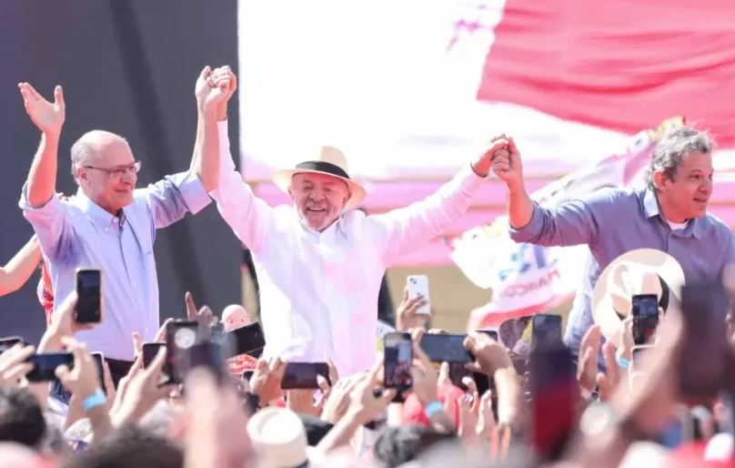 Lula diz querer quarto mandato para impedir volta de direita que ‘ria de asfixiados’