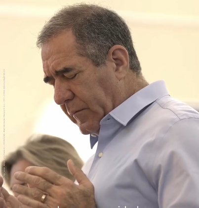 Luiz Gastão inicia campanha à reeleição com missa e mobilização na Praia do Futuro