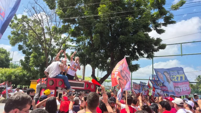 Elmano promete novas Casas da Mulher Cearense e aumento das Patrulhas Maria da Penha