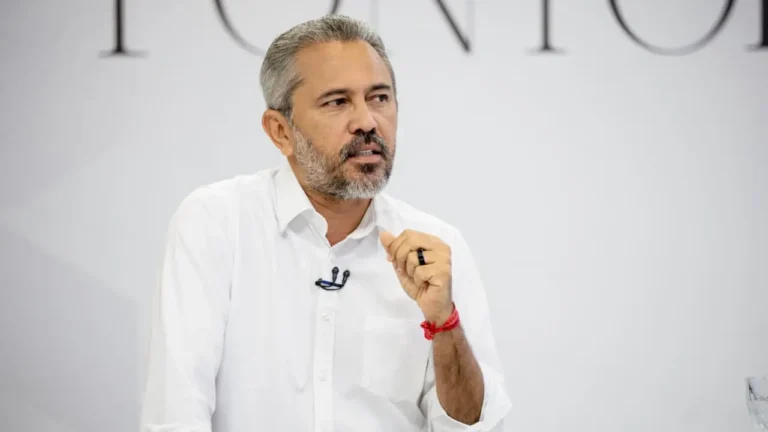 Propaganda de Elmano no rádio traz balanço da gestão, aposta em Lula e faz menção a 'Cironaro'