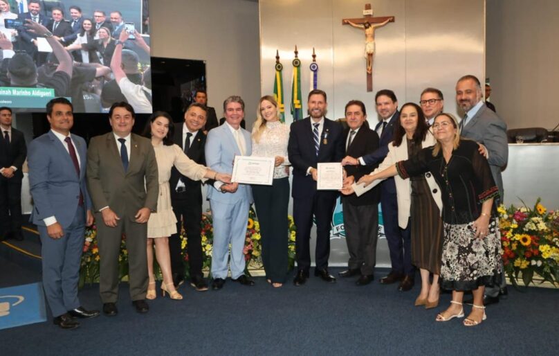 Romeu Aldigueri e Tainah Marinho recebem homenagens na CMFor