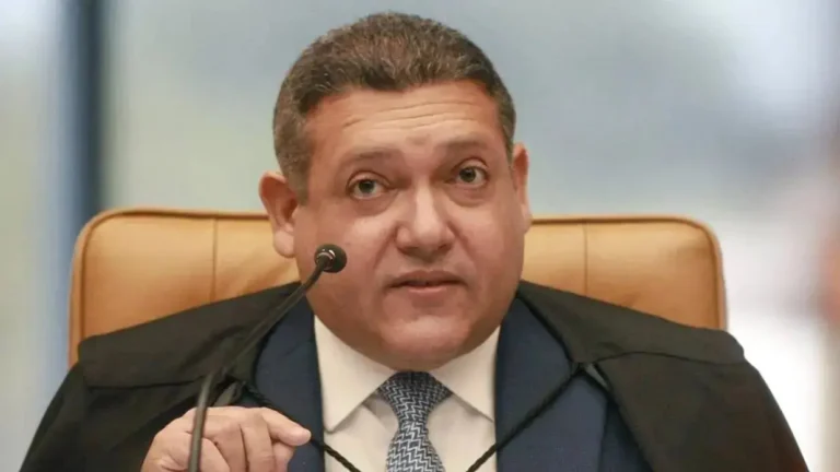 Ministro Nunes Marques, do TSE, determina filiação de Flávio Bolsonaro ao PL