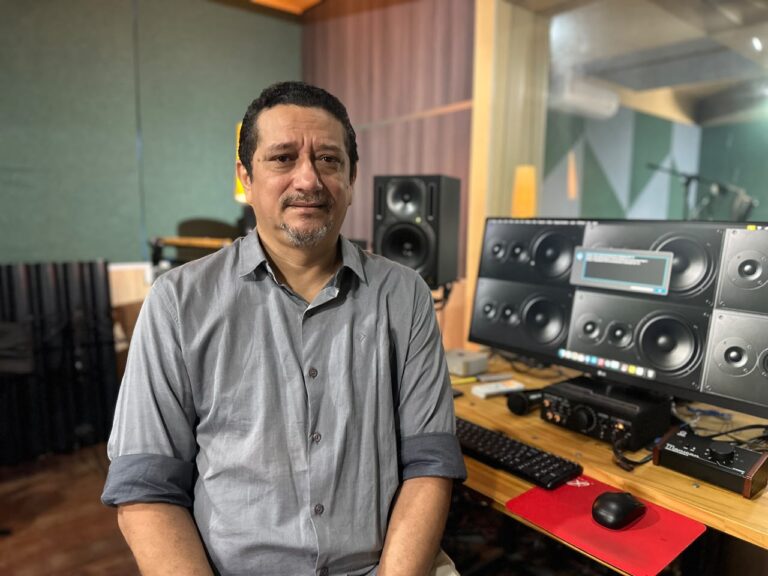 Como nasce um jingle eleitoral? Música precisa traduzir candidato em poucos segundos