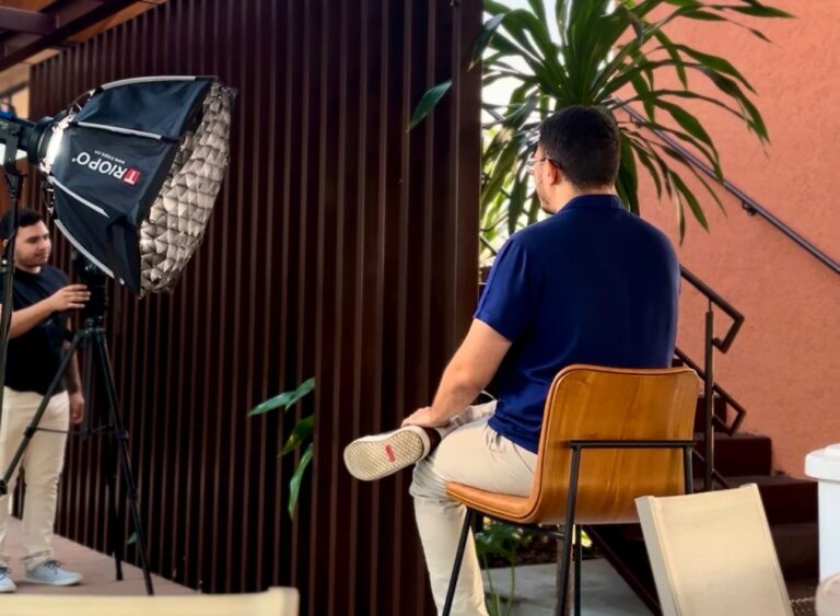 Campanhas têm que usar tecnologia sem perder a conexão humana com o eleitor, avalia especialista