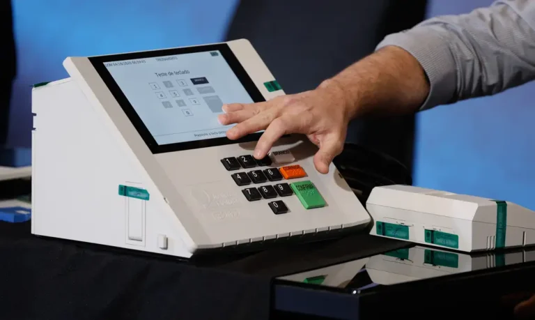 TSE destaca que totalização dos votos é aberta, auditável e segura
