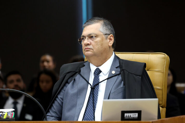 Dino aciona PF após TCU apontar R$ 55,4 milhões em emendas suspeitas
