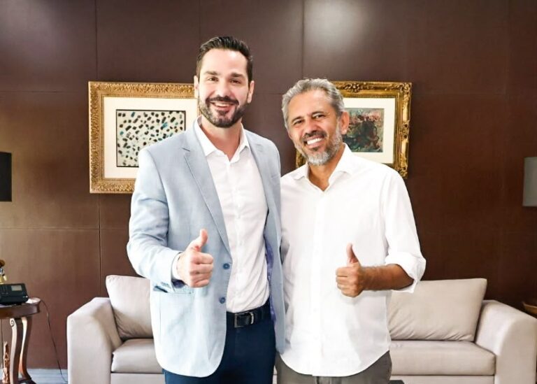 Elmano minimiza adesivo de Ciro em Guilherme Bismarck, que reafirma apoio ao petista