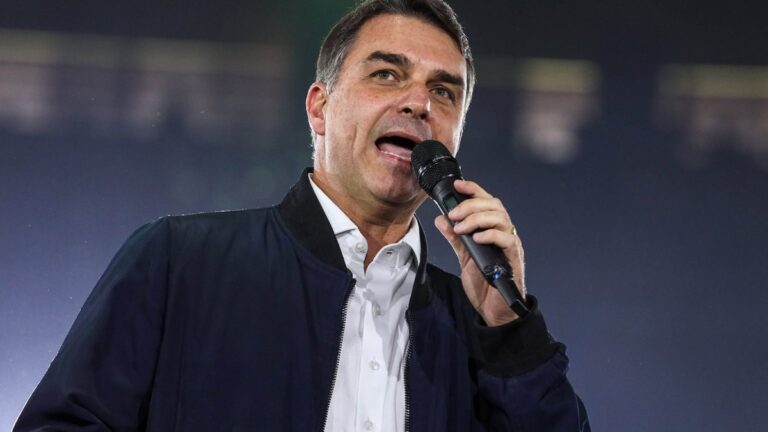 Flávio Bolsonaro anuncia nome para vice-presidente nesta quarta-feira (5)