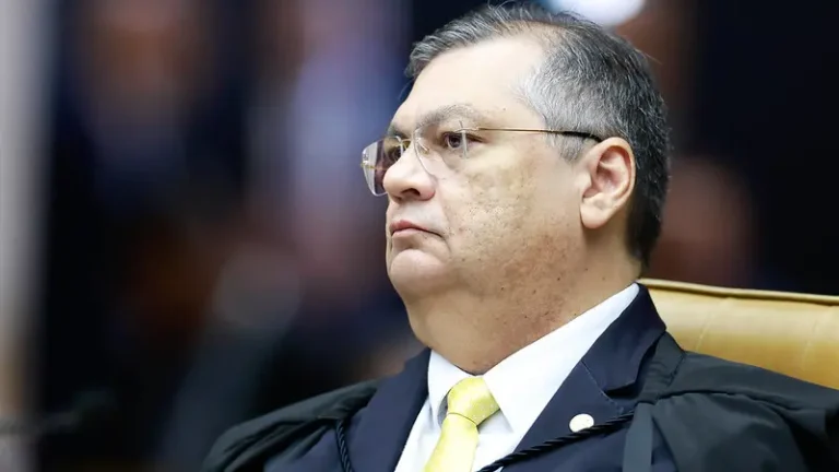 Flávio Dino aciona Polícia Federal para investigação de 'emendas PIX' após auditoria do TCU