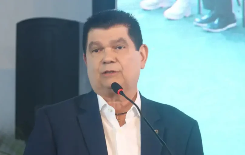 Em meio à guerra de narrativas, Lula desliga deputado cearense da vice-liderança do governo