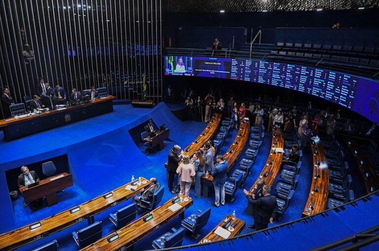 Congresso retoma atividades com agenda de votações antes do período eleitoral