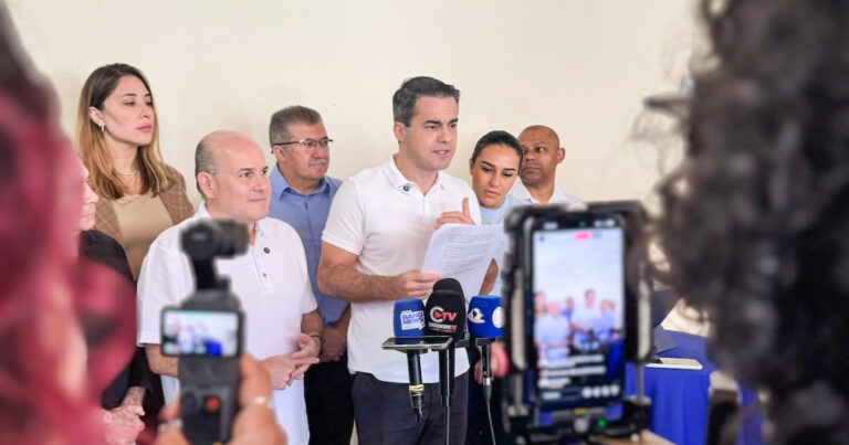 Irmãos de Roberto Cláudio e de Ciro serão suplentes de Wagner ao Senado