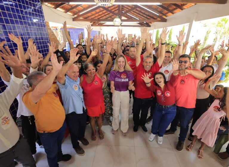 Jade Romero reúne lideranças e dá início à campanha em Tianguá