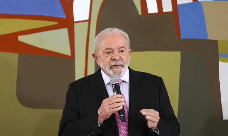 Ex-reitores da UFC assinam carta em apoio à candidatura de Lula