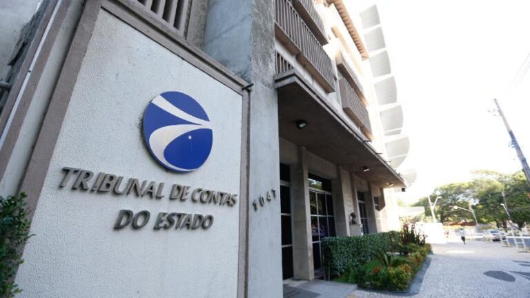 TCE Ceará envia à Justiça Eleitoral lista com 2.546 gestores com contas rejeitadas ou irregulares