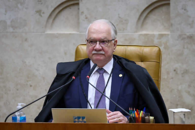 Fachin determina a retirada de sigilo das investigações do caso Master no STF