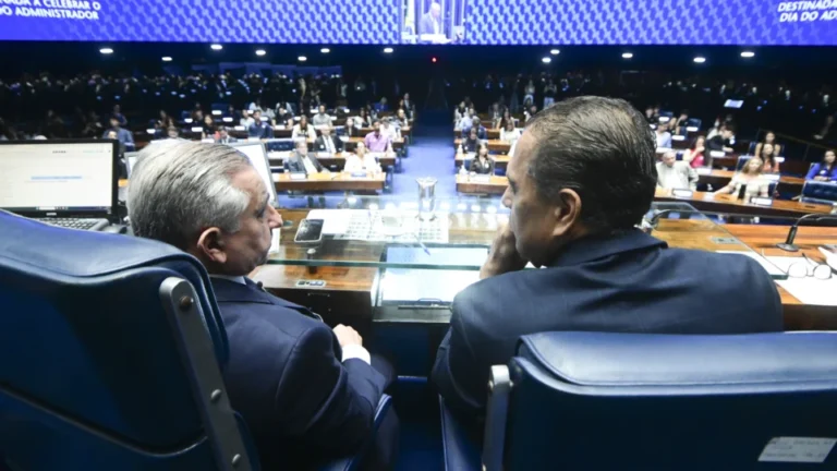 Quanto ganham os senadores? Veja salário e benefícios