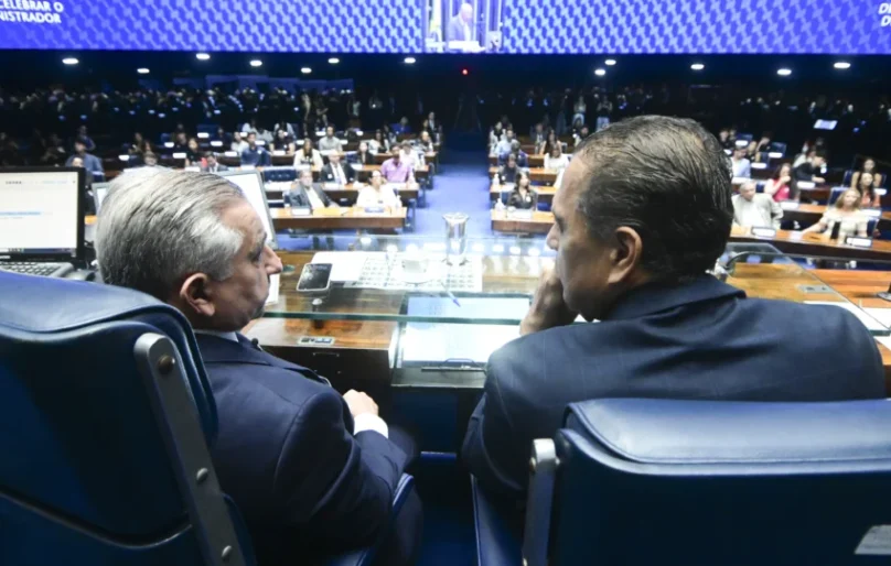 Quanto ganham os senadores? Veja salário e benefícios
