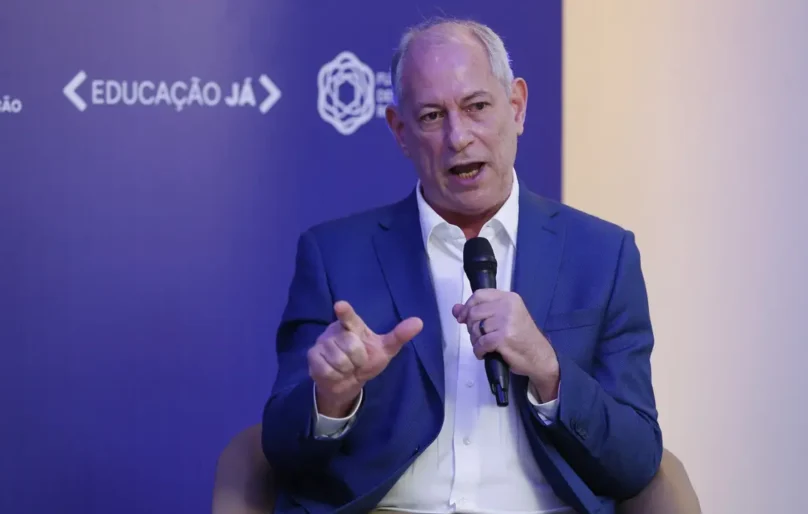 Ciro quer transição para reduzir número de professores temporários no CE com ‘direitos garantidos’