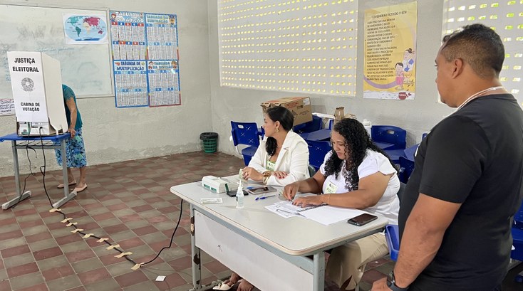 Eleitores com deficiência no Ceará podem pedir transporte para votar
