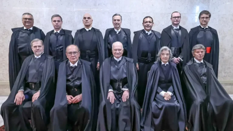 Entenda por que ministros do STF usam toga durante sessões