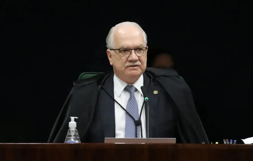 Ex-ministros enviam carta a Fachin cobrando sessão pública para apurar crise no STF
