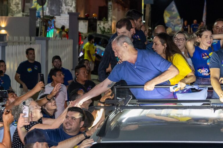 Em Russas, Ciro promete duplicar áreas irrigadas e ampliar apoio a produtores