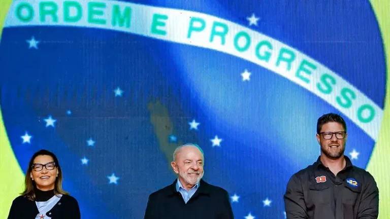 Lula compara cargo no STF a 'sacerdócio' e diz que 'ninguém pode ficar rico' como ministro
