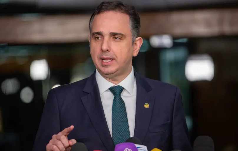 Rodrigo Pacheco toma posse como ministro do TCU e deixa Senado após oito anos
