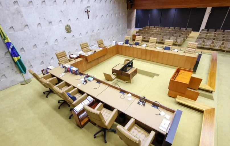 Quem irá votar na sessão extraordinária do STF que pode abrir investigação de Moraes?