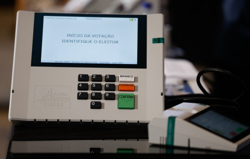 IA nas eleições amplia alerta sobre desinformação e violência política