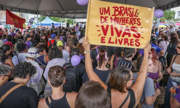 Violência política de gênero cresce 11 vezes e amplia alerta no Brasil