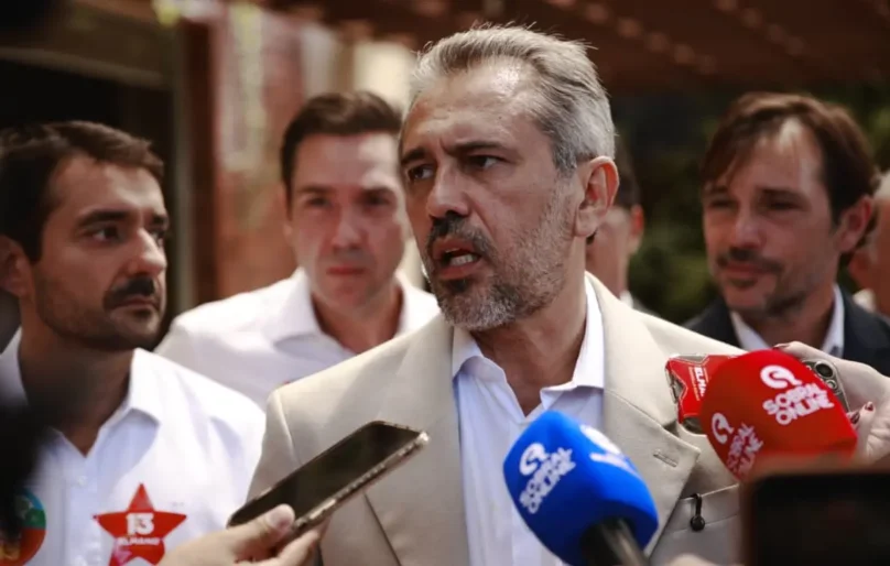 Elmano defende ampliar 5G no litoral e na zona rural para impulsionar o turismo no Ceará