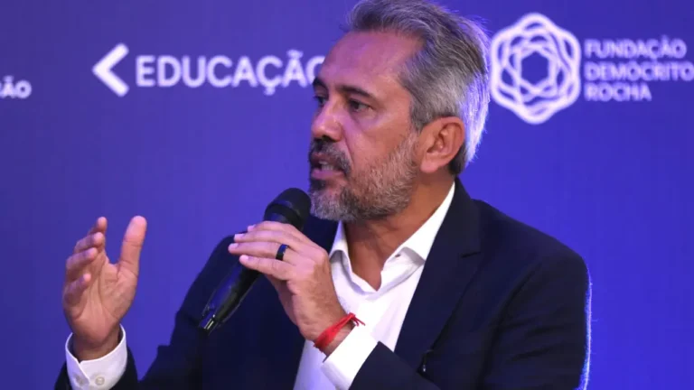 Elmano propõe três frentes na educação: ensino integral, técnico e valorização dos professores