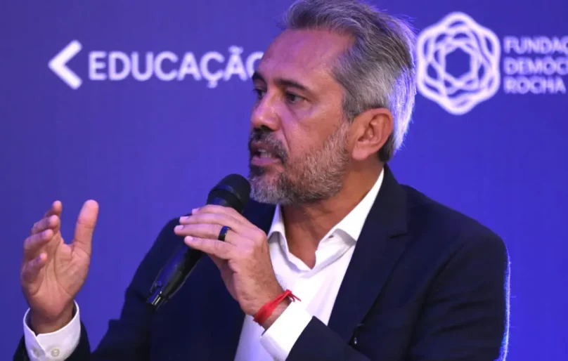 Elmano propõe três frentes na educação: ensino integral, técnico e valorização dos professores