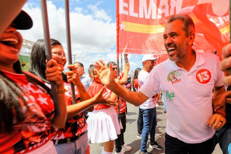Elmano participa de carreata em Maracanaú e aliados reúnem apoiadores em Fortaleza e no Cariri