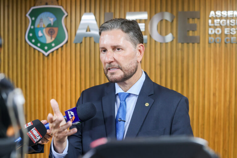 Projetos de Romeu Aldigueri abordam violência, saúde e direitos das mulheres