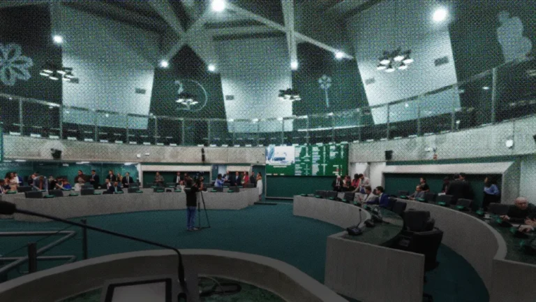 Como a Alece acabou com disputa de deputados por falas na tribuna após madrugadas e corrida digital