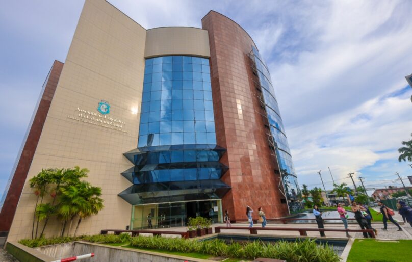 Alece abre credenciamento para professores da Unipace com hora-aula de até R$ 250