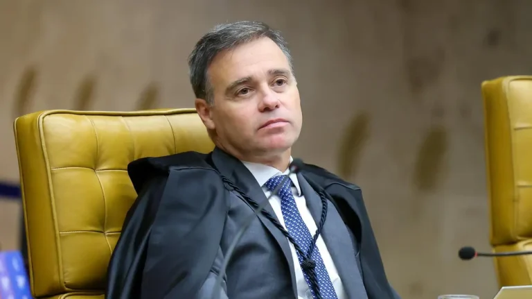 Mendonça rebate Gilmar e diz que jamais 'transformou o plenário num palanque ou picadeiro'